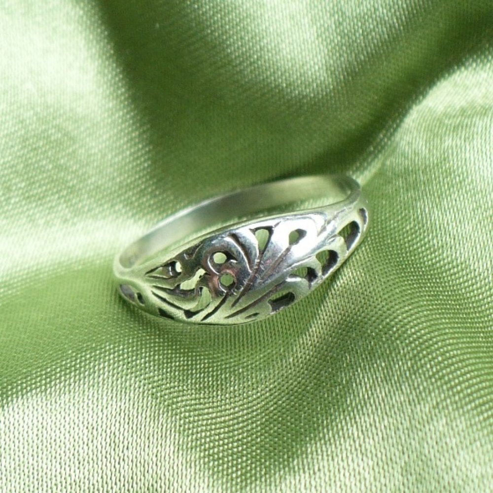 Sterling Silver Open Filigree Ring Delicate Sz 5.5